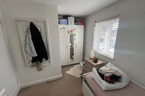 Montague Drive, Greenham Thatcham photo 4