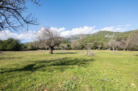 NEWLY BUILT MODERN VILLA IN UNIQUE LOCATION OF SELVA 