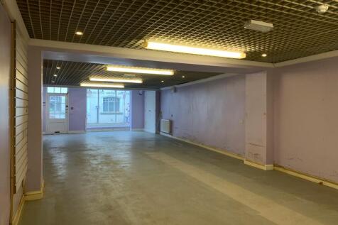 Retail Property (high street) to rent Image 5