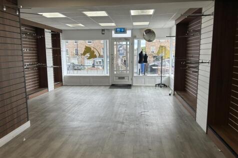 Retail Property (high street) to rent Image 6
