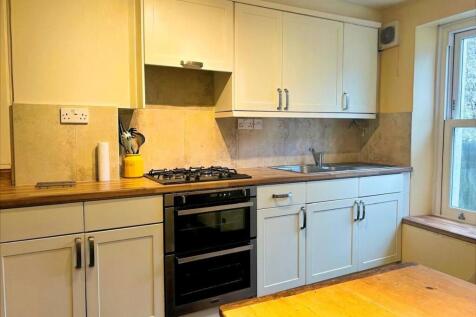 beau kitchen1.JPG