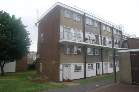 2-bed flat on Victor Walk Hornchurch, £1,500/mo