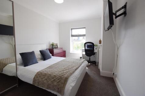 27/28 - Rosebery Avenue - Student House photo 3