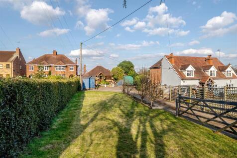 13 Carts Lane, Grendon