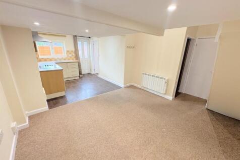 108 Brettell Lane, Stourbridge photo 4