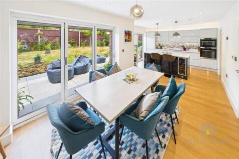 Kitchen/Family/Diner