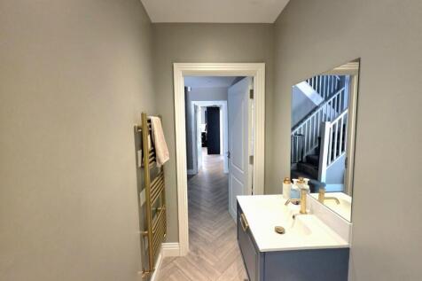 downstairs WC PT2.jpg