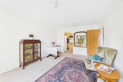 Living room 7.jpg