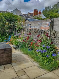 9 Garden-3.jpg