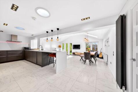 Kitchen/ Lounge