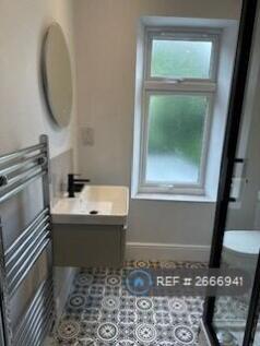 Ensuite Bedroom 1 &amp; 2 