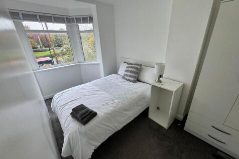 BEDROOM (FRONT &amp; FIRST FLOOR)