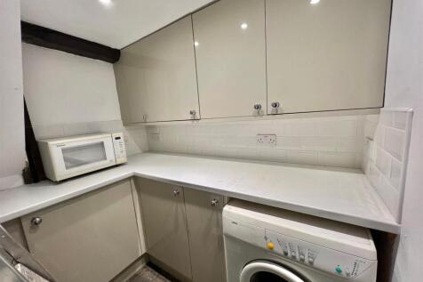 48 Wakefield Rd Kitchen 4.jpg