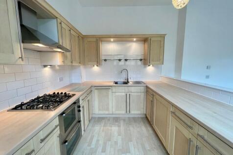 7 Rawson Apartments, Charlotte Close, Halifax, West Yorkshire, HX1 2NU photo 4