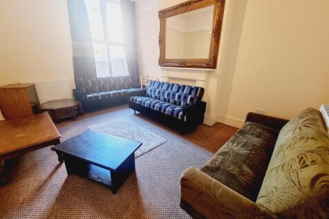 43 Clarendon Avenue, Leamington Spa photo 2
