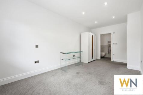 32 Rayleigh Road, Brentwood photo 4