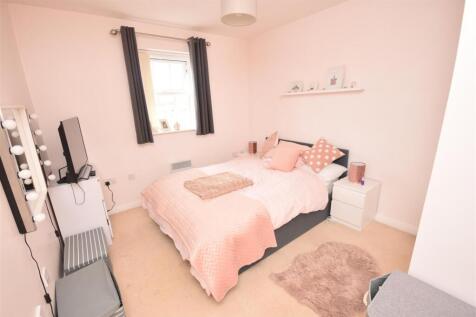 Reins Croft, Neston photo 4