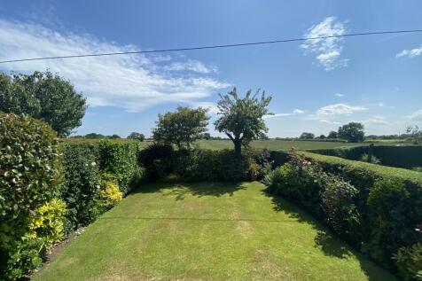 R Rear Garden (2).JPG