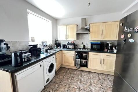 Ridgeview Road, Whetstone photo 3