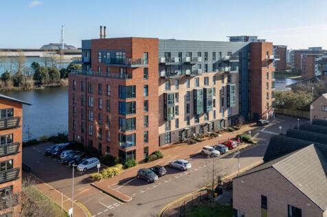 1-bed flat on Schooner Wharf, Schooner Drive, Atlantic Wharf, Cardiff, £925/mo