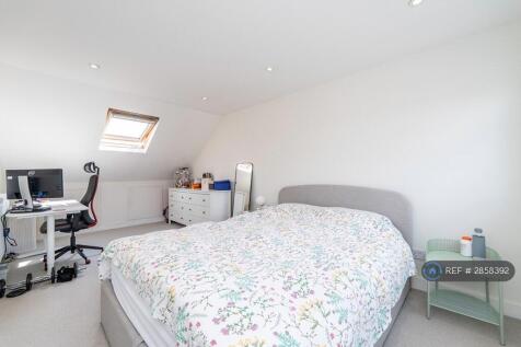 Upstairs Bedroom 