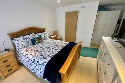 Bramleys Estate Agents - Huddersfield Road - Mirfi