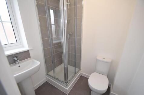 10 Honeysuckle Lane Shower.jpg