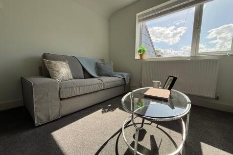 1-bed flat on Stratford Road, West Bridgford, Nottingham, £950/mo