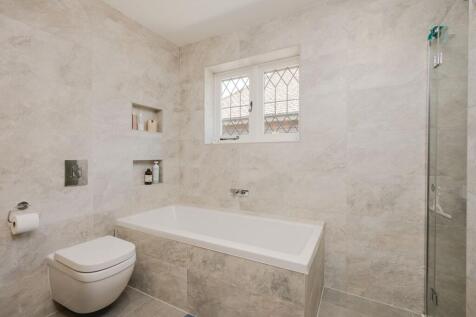 D'abernon Drive, Stoke D'abernon, Cobham, KT11 photo 3