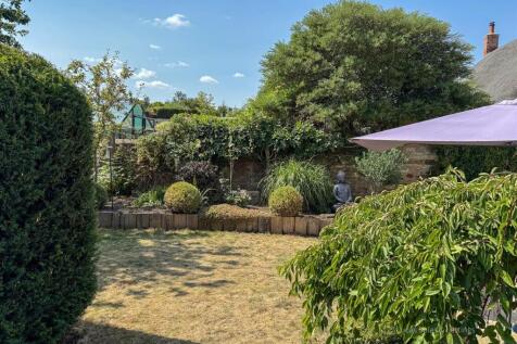 14 Church St Isham-20.jpg