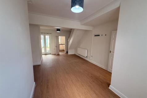 Elmswood Road, Birkenhead photo 5