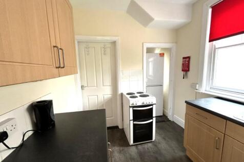 Kitchen2.jpg