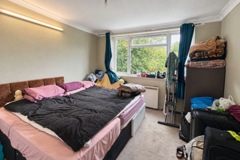 Winton Gardens, Edgware, HA8 photo 5