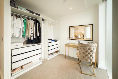 3 bed, 3 bath Penthouse in Manchester - Photo 17