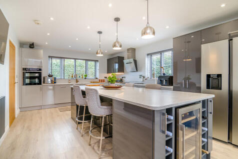 8707529-interior1...