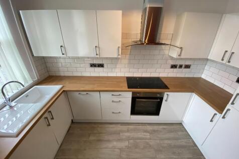 3-bed flat on Peel Street, Academic Year 2027/28, £607/mo
