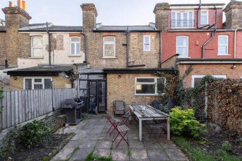 Cavendish Drive, E11