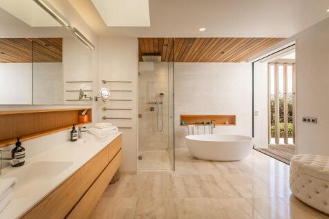 Bathrooms (6)
