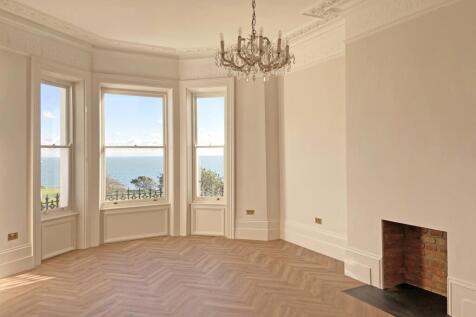 Lounge with Sea Views 