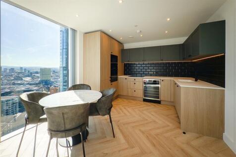 Bankside, Colliers Yard, M3 photo 3
