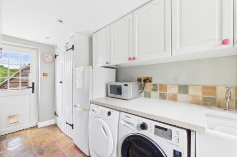 CAM02909G0-PR0442-STILL038