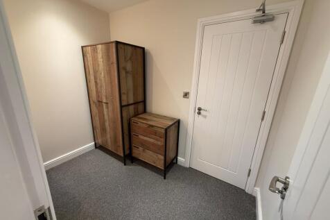 Room 5, Granville Avenue photo 4