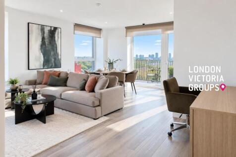 Bow House, 16 Quay Walk, London, HA0 photo 4