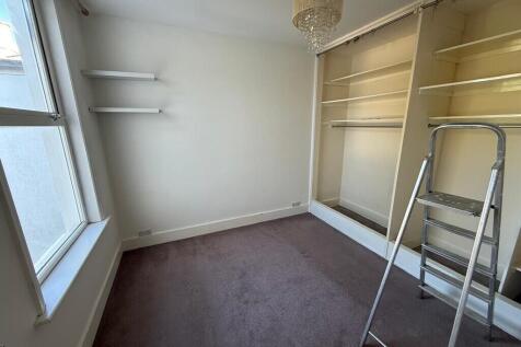 Underdown Road, Southwick photo 5