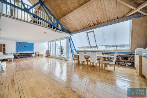 Open-Plan Living, Dining &amp; Kitchen Area