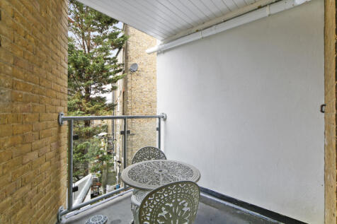 Old Timber Court, Acton Lane, Chiswick, W4 photo 3