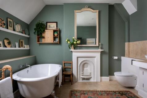 38 - 4 Victoria Road - GL7 1EN - Web.jpg