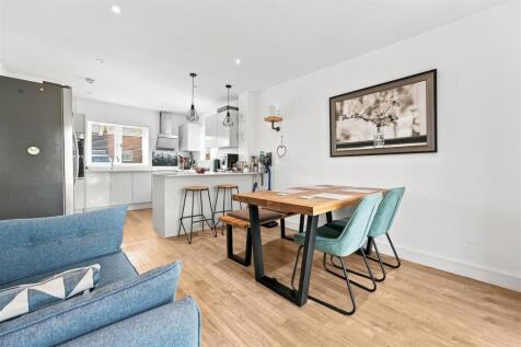 Kitchen Diner 2.jpg