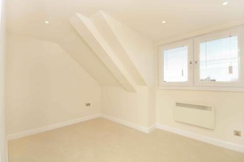 Walton-on-Thames, KT12 photo 4
