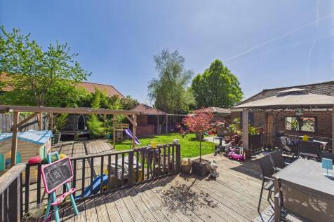 CAM01354G0-PR0493-STILL040